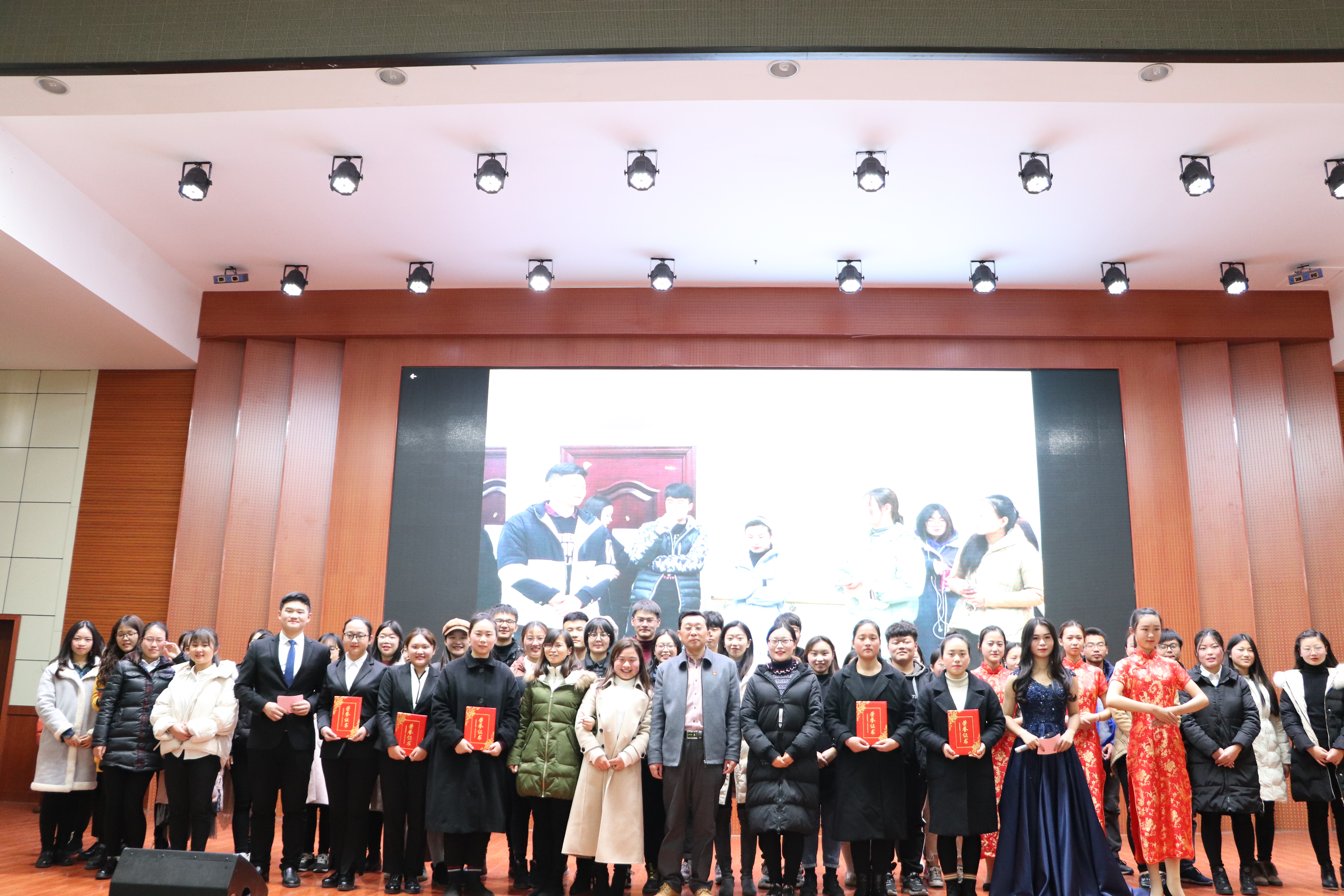 null-1096eeef29c2e7c9.jpg null-1096eeef29c2e7c9.jpg